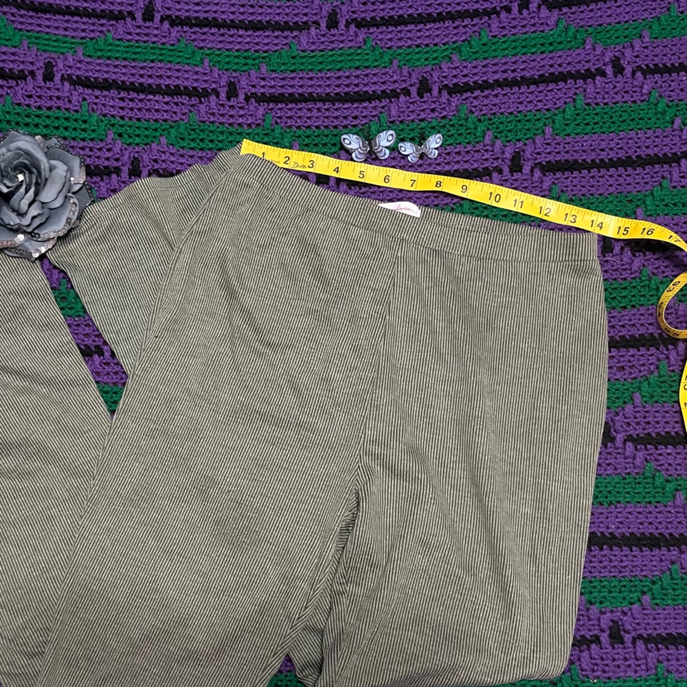 Green stripe stretch pants